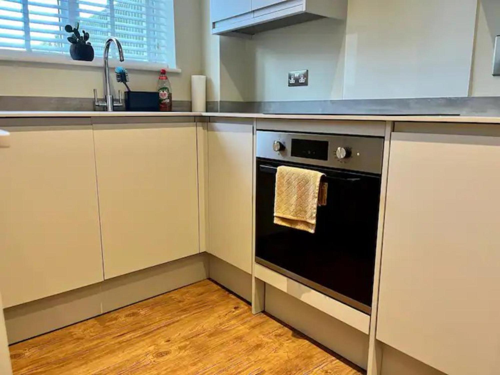 Pass The Keys Modern Family Friendly Flat With Parking Lejlighed Rickmansworth Eksteriør billede